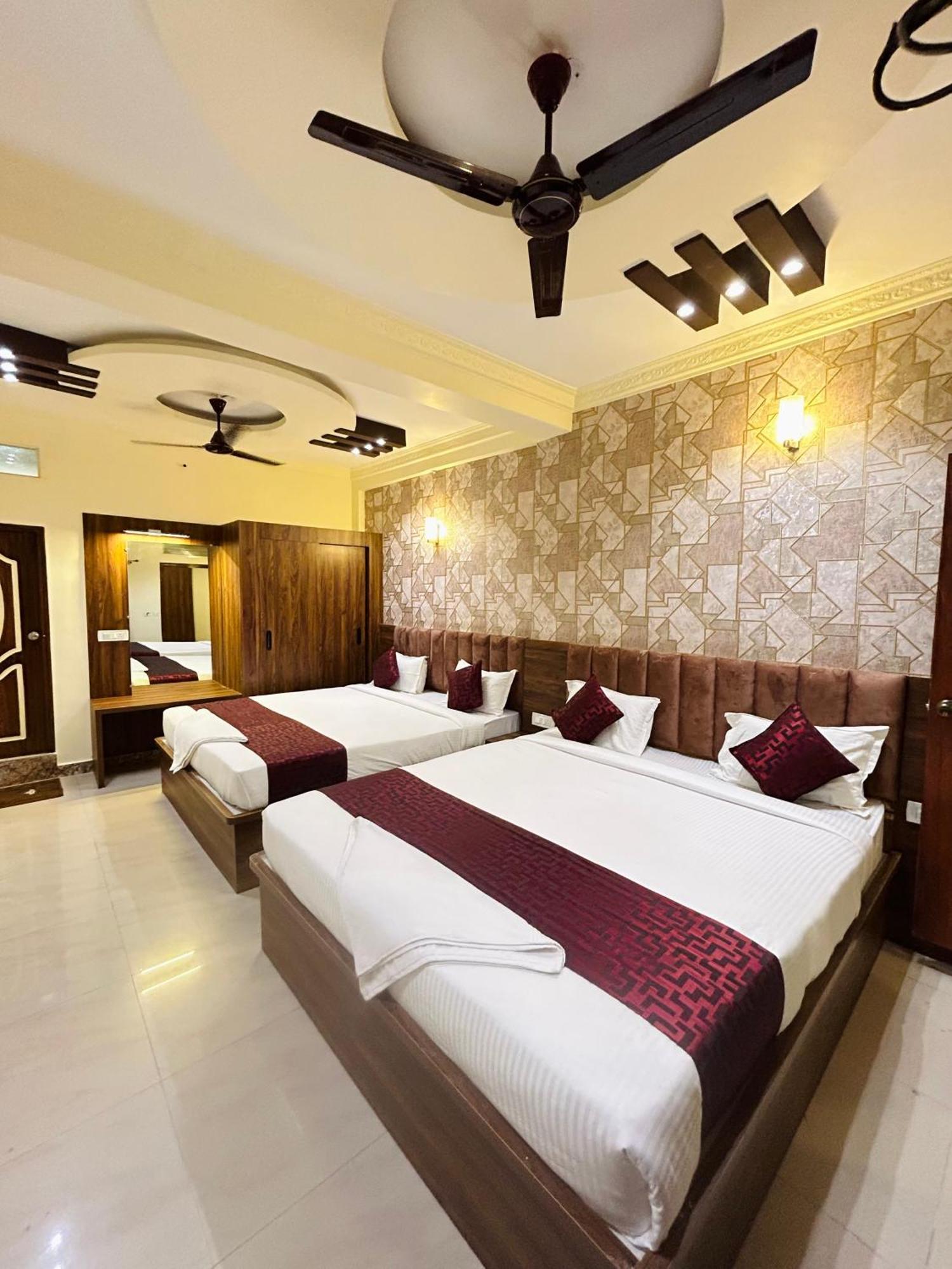 Hotel Boss Palace Mysore Eksteriør billede