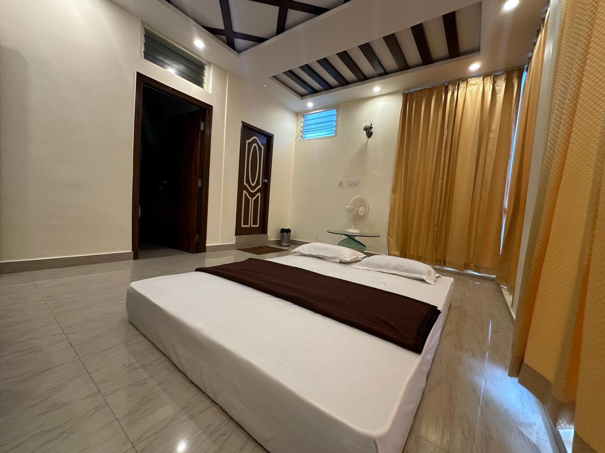Hotel Boss Palace Mysore Eksteriør billede