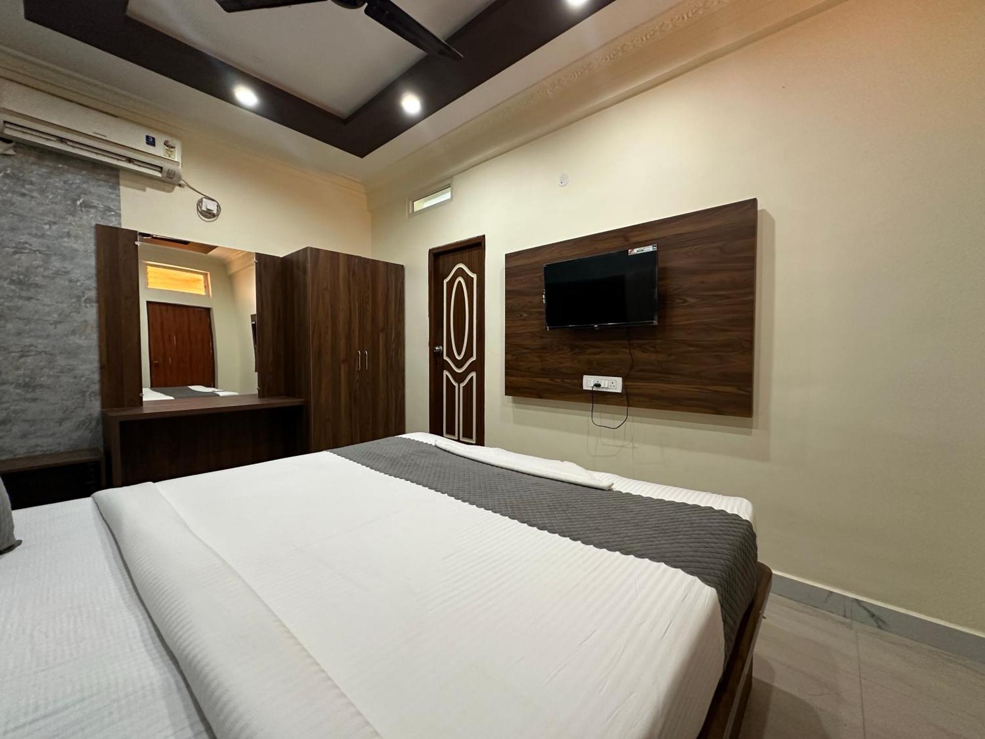 Hotel Boss Palace Mysore Eksteriør billede