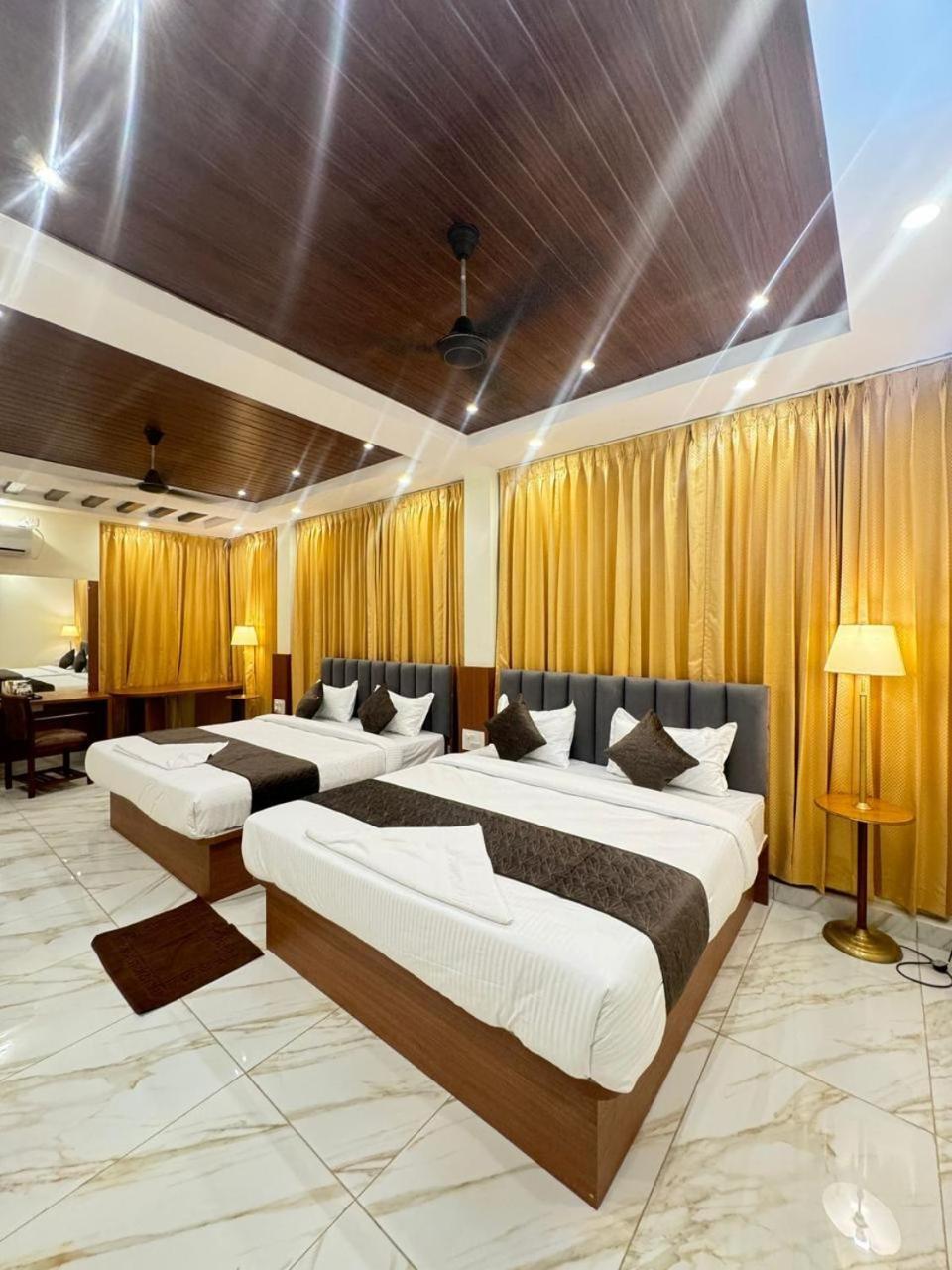 Hotel Boss Palace Mysore Eksteriør billede